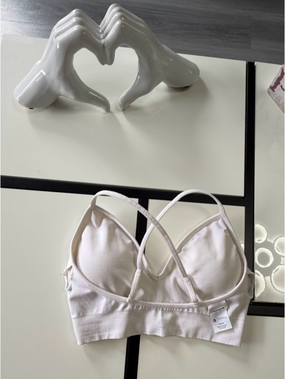 Buffbunny Collection White Seamless Ribbed Sports Bra - Size Medium - Picture 4 of 7
